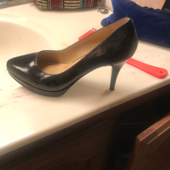 Black pumps - Picture 2 of 3